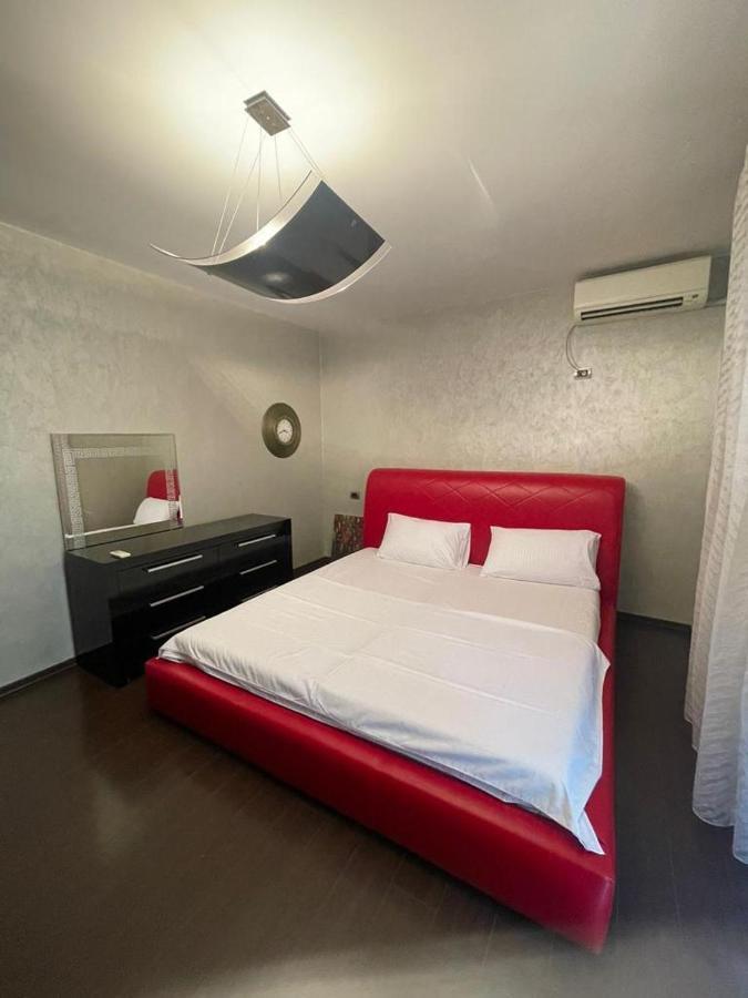 Luxury Apartment City Centre ティラナ エクステリア 写真