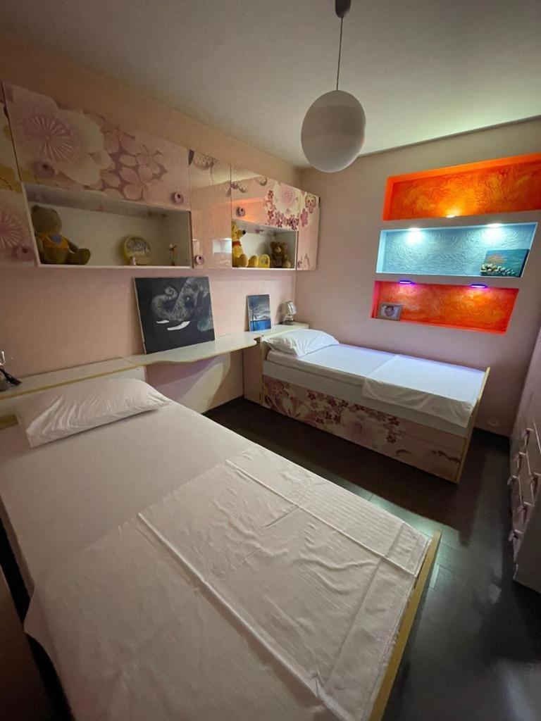 Luxury Apartment City Centre ティラナ エクステリア 写真